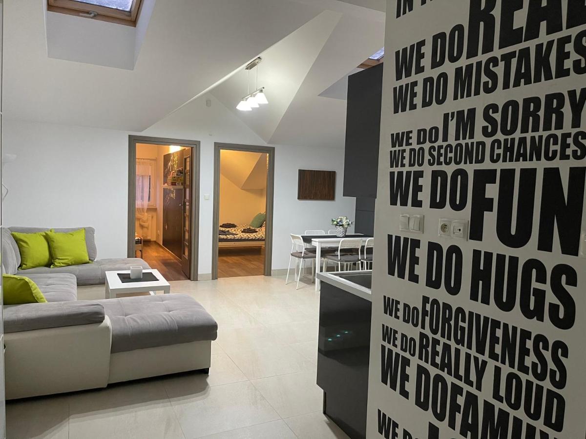 Rodzinny Ostrowiec Sw Apartment *