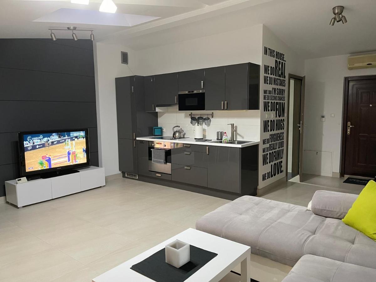 Rodzinny Ostrowiec Sw Apartment *