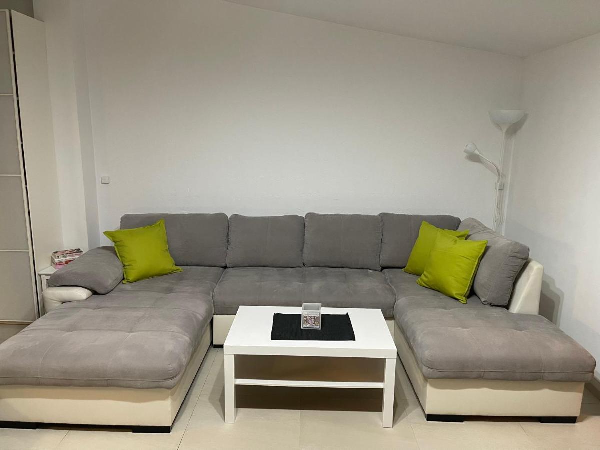 Rodzinny Ostrowiec Sw Apartment *
